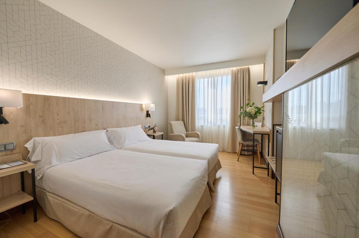 Hotel Albret - Housity