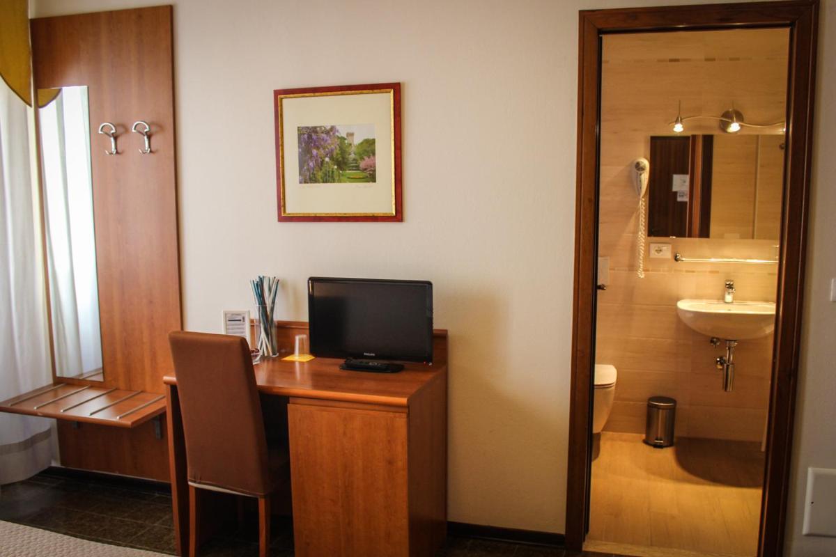 Hotel Centrale - Housity