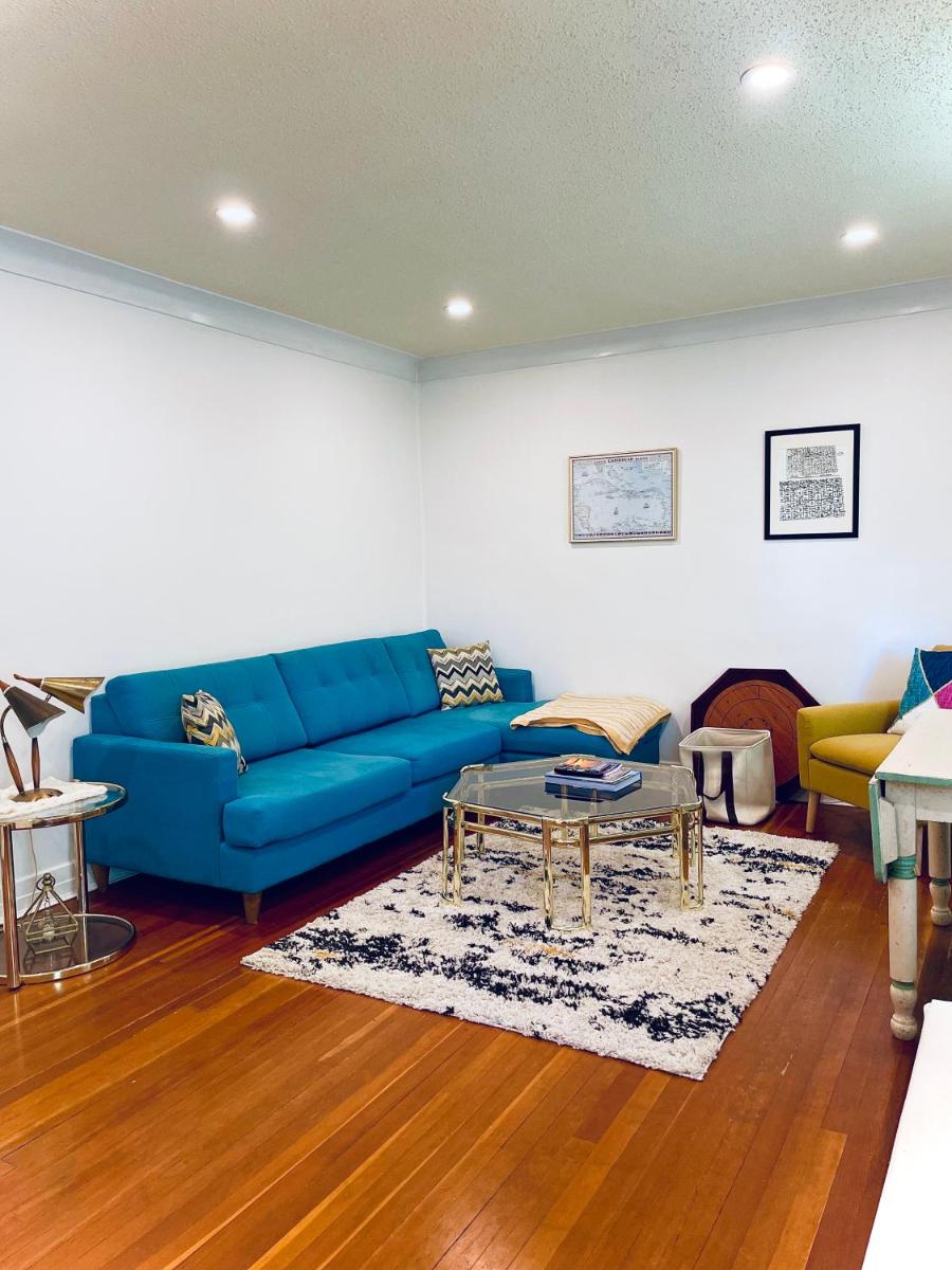 2-Bedroom Suite in the Heart of Downtown - Housity
