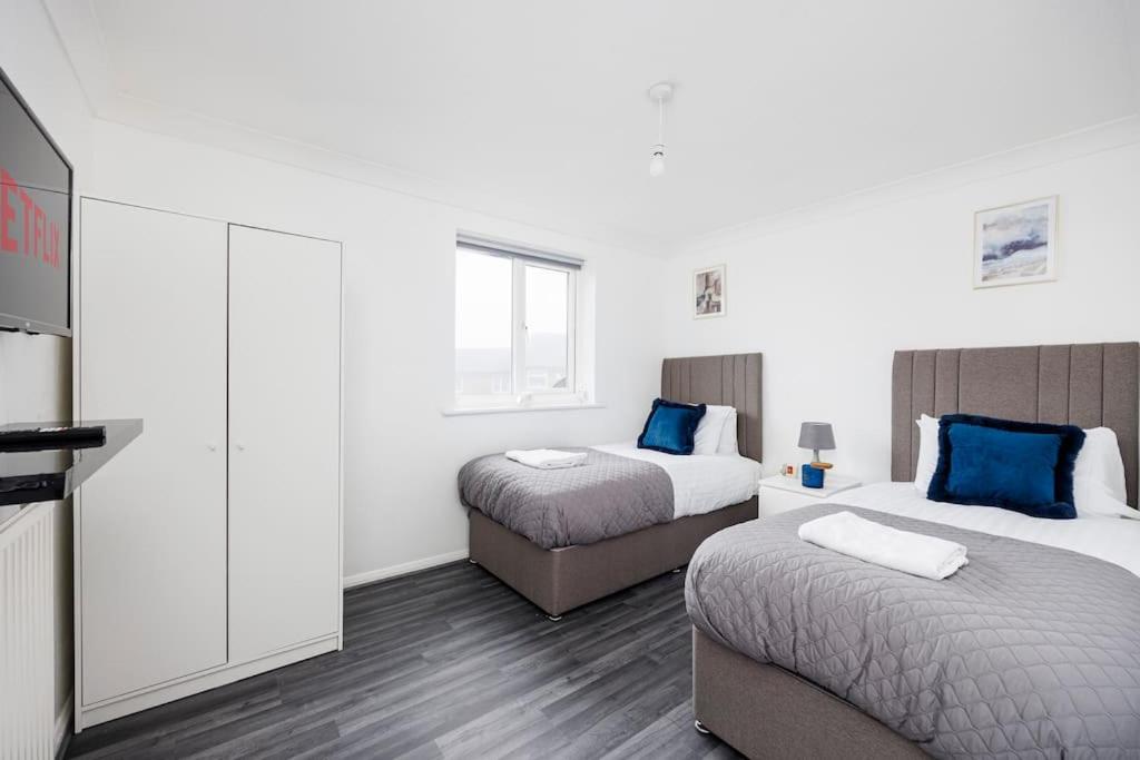 Lovely 2 Bed House in Grays. - Housity