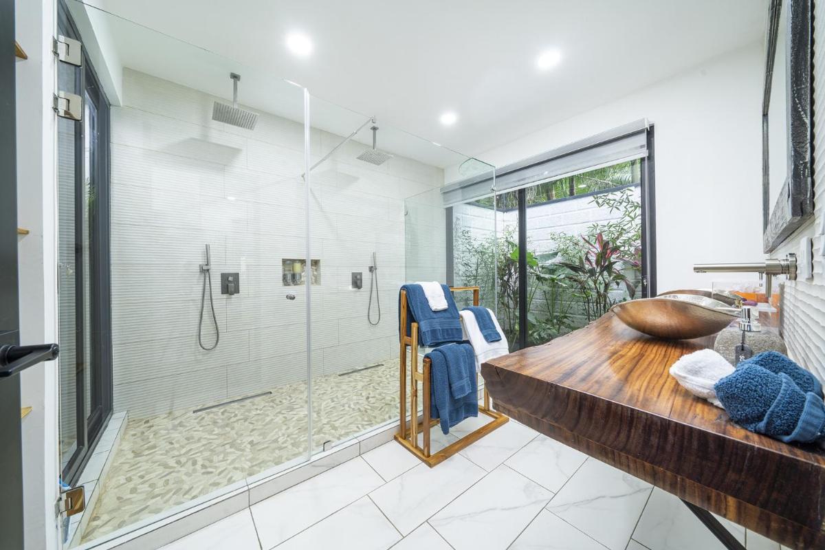 Playa Potrero - NEW modern house, pool in guitar shape - Casa Guitarra - Housity