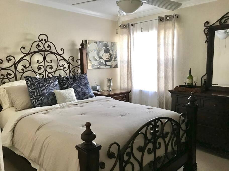 ***Miami's Hidden Gem*** - Housity