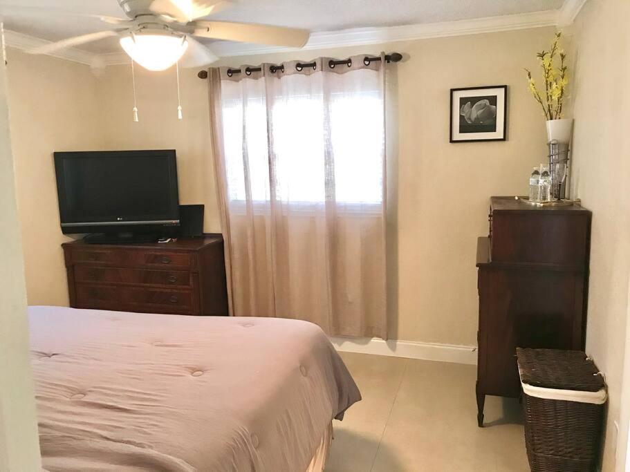 ***Miami's Hidden Gem*** - Housity
