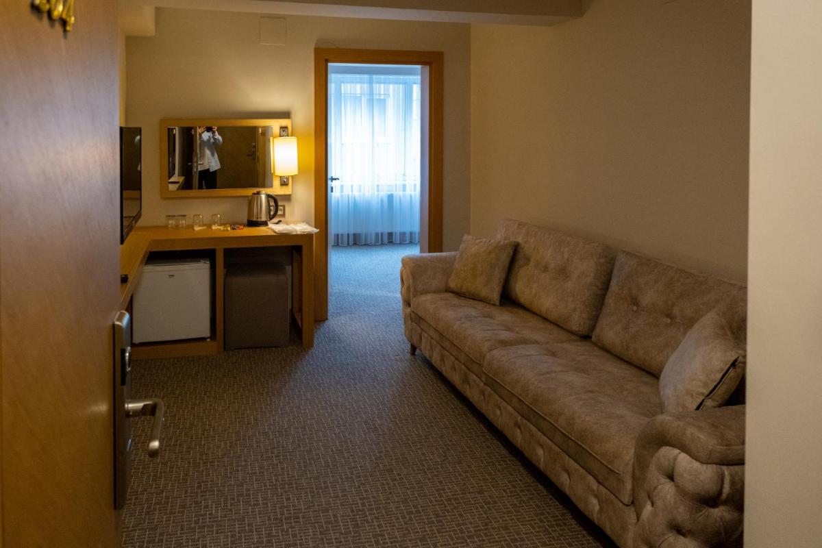 LOTUSPARK HOTEL - Housity