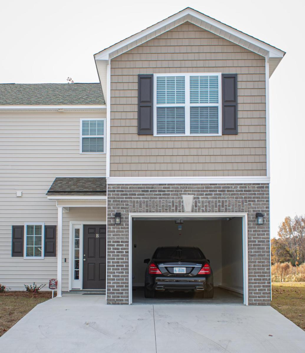 The Pirates Cove BRAND NEW LUXURY HOME - Housity
