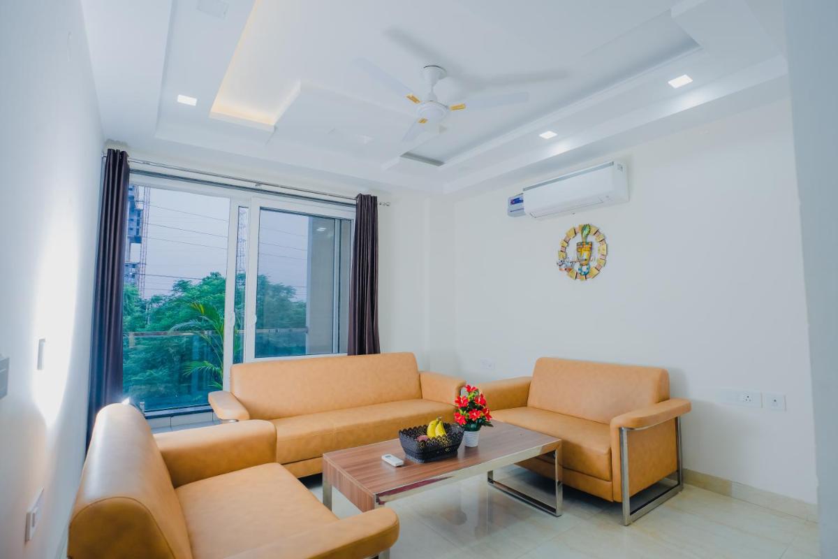 Lime Tree Three BHK Serviced Apartment Near Artemis Hospital - Housity