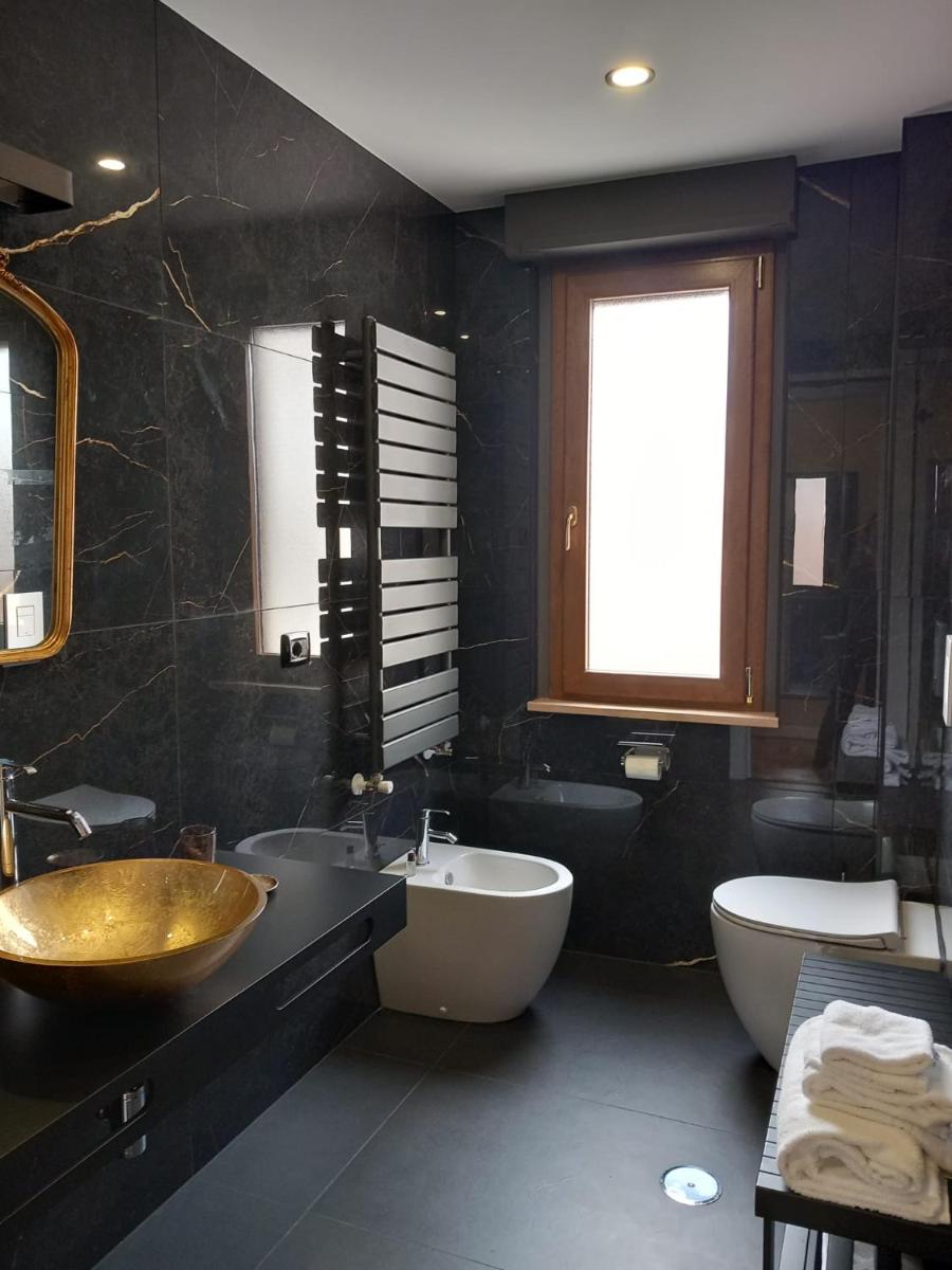 Royal Hotel - Housity