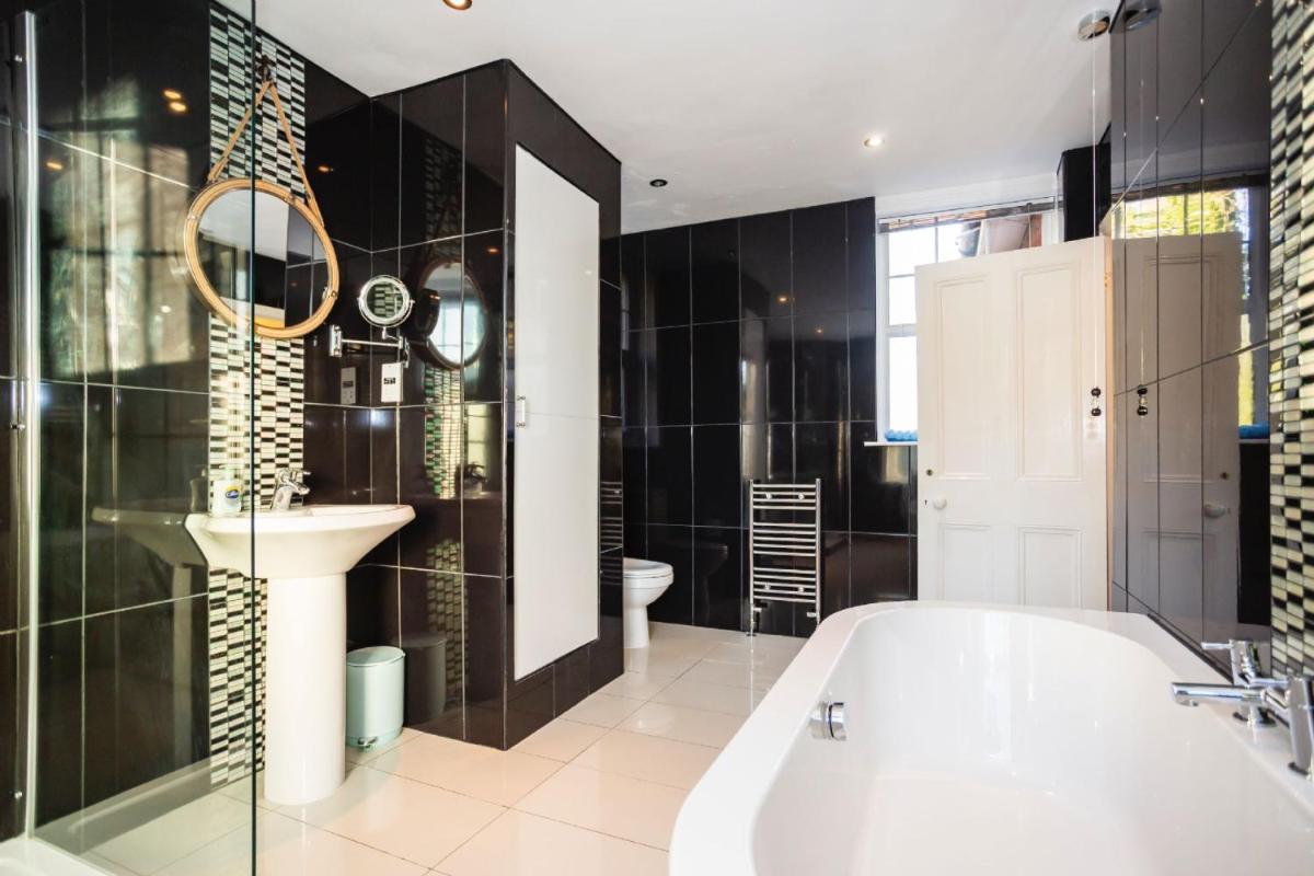 SAUNTON NORBORO 4 Bedrooms - Housity