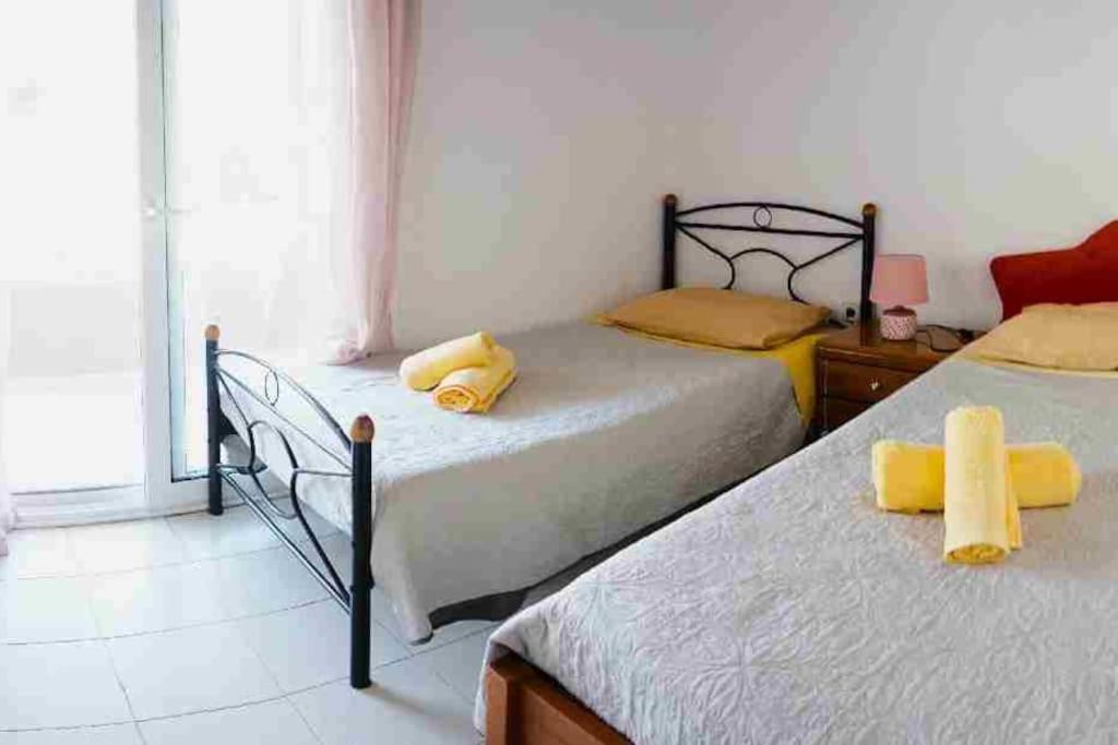 Irene's Apartment In Salakos - Housity