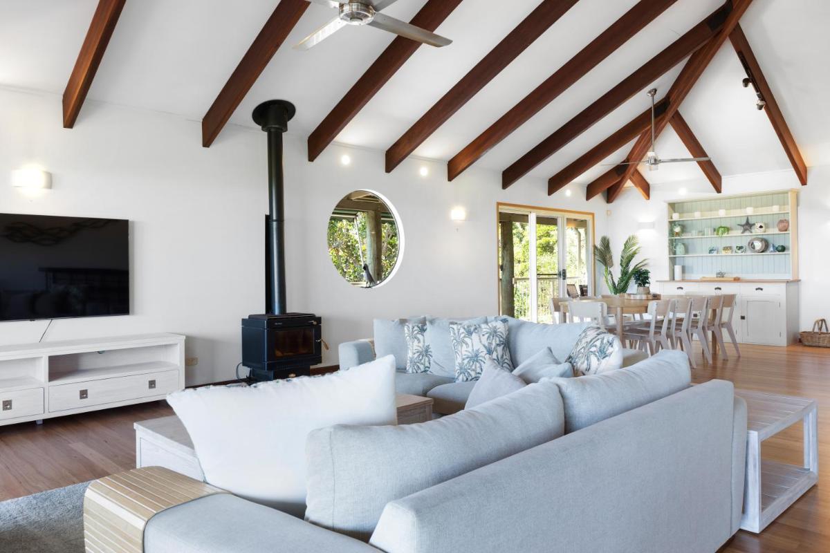 Breathtaking Panoramic Ocean Views - Housity