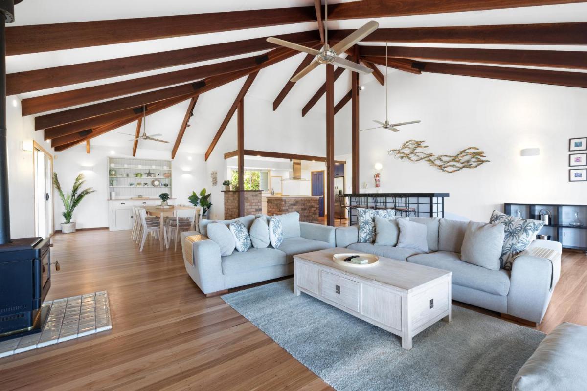 Breathtaking Panoramic Ocean Views - Housity