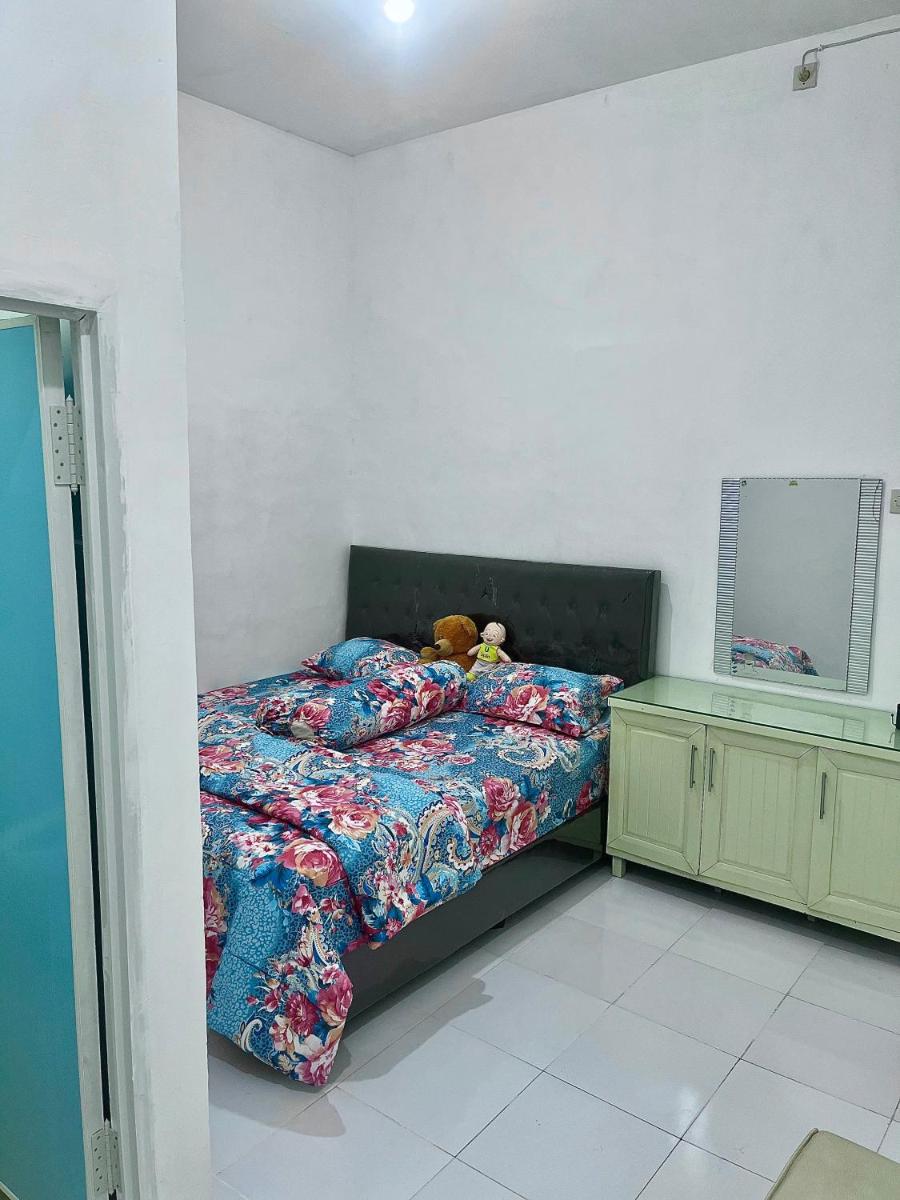Suitetrails - Comfortable Family Home @Graha Permata Kota CP03