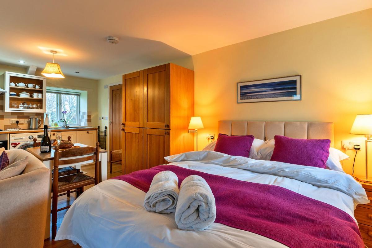 Finest Retreats - Jenny Wren - Housity