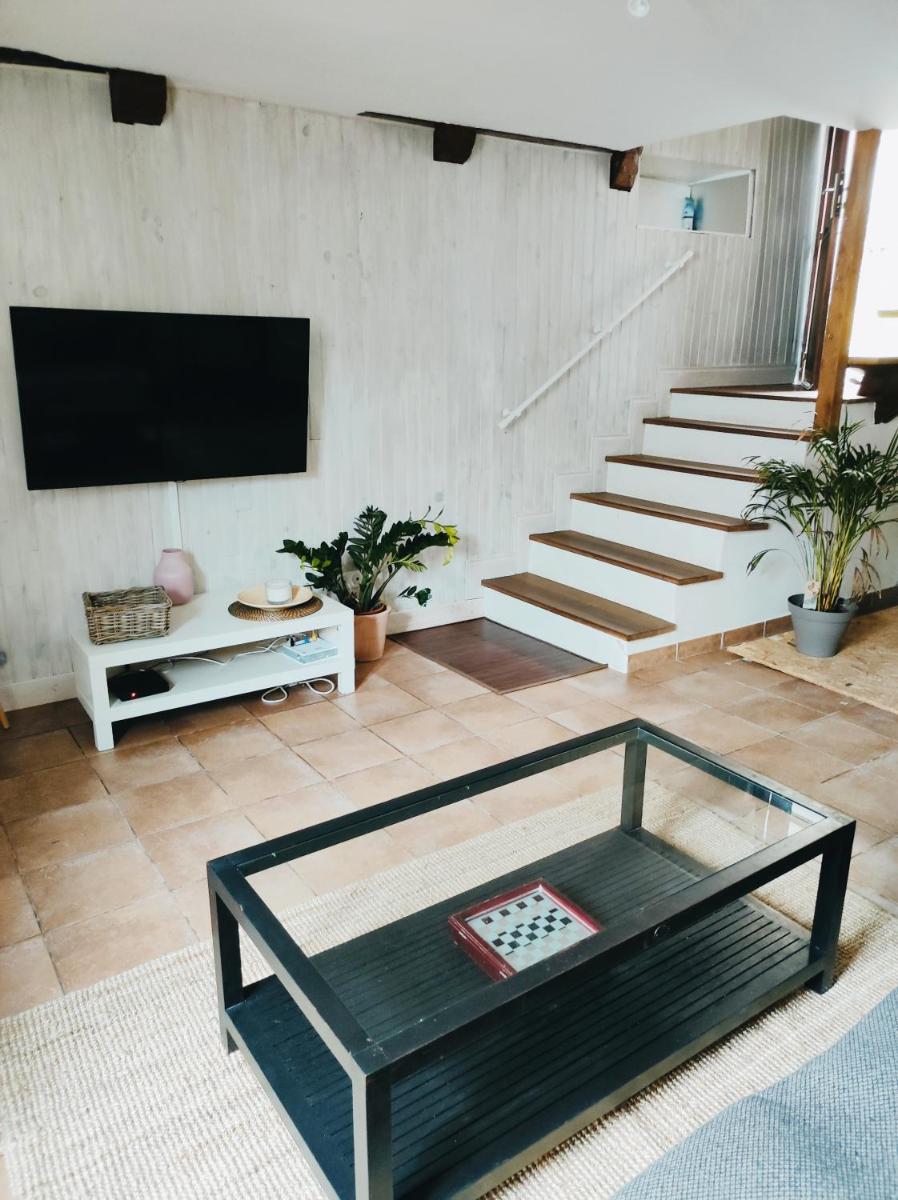 Cosy Montigny - Maison plein cœur de village - Housity