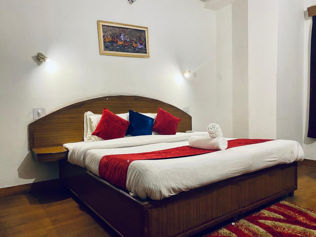 HOTEL Tara Regency - A home in mountains - Housity