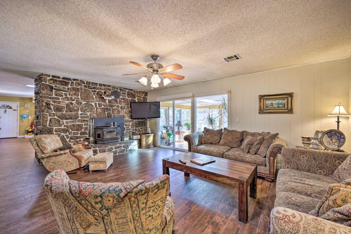 Stunning Rogers Villa with Pond about 7 Mi to Lake - Housity