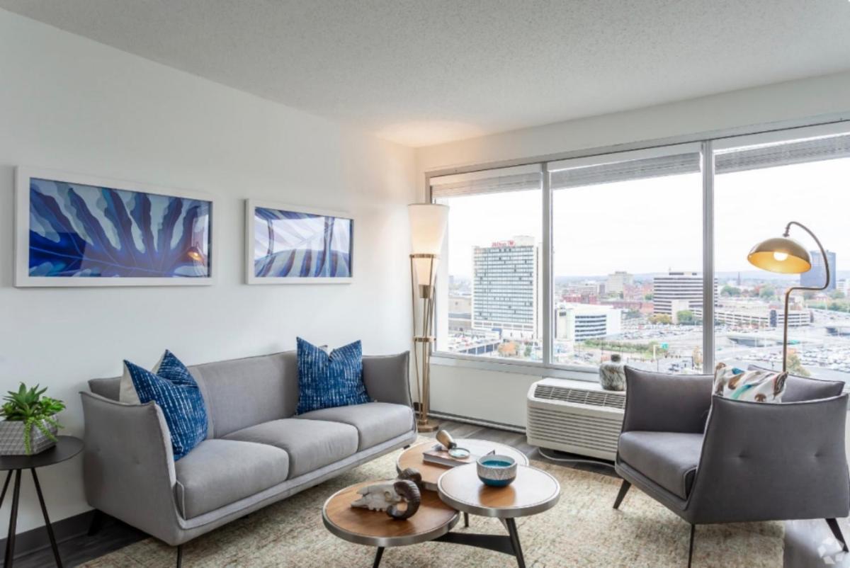 Furnished Luxury Apartments, HARTFORD - SK - Housity