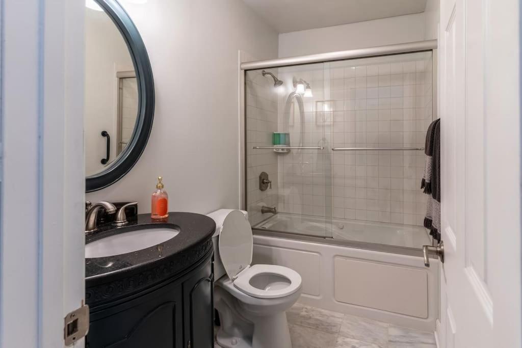 Jolene's Hideout - Housity