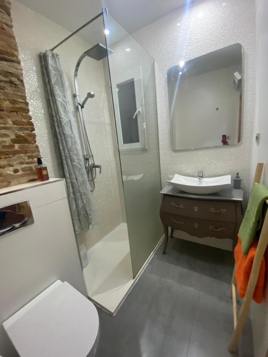 Valencia Home - Housity