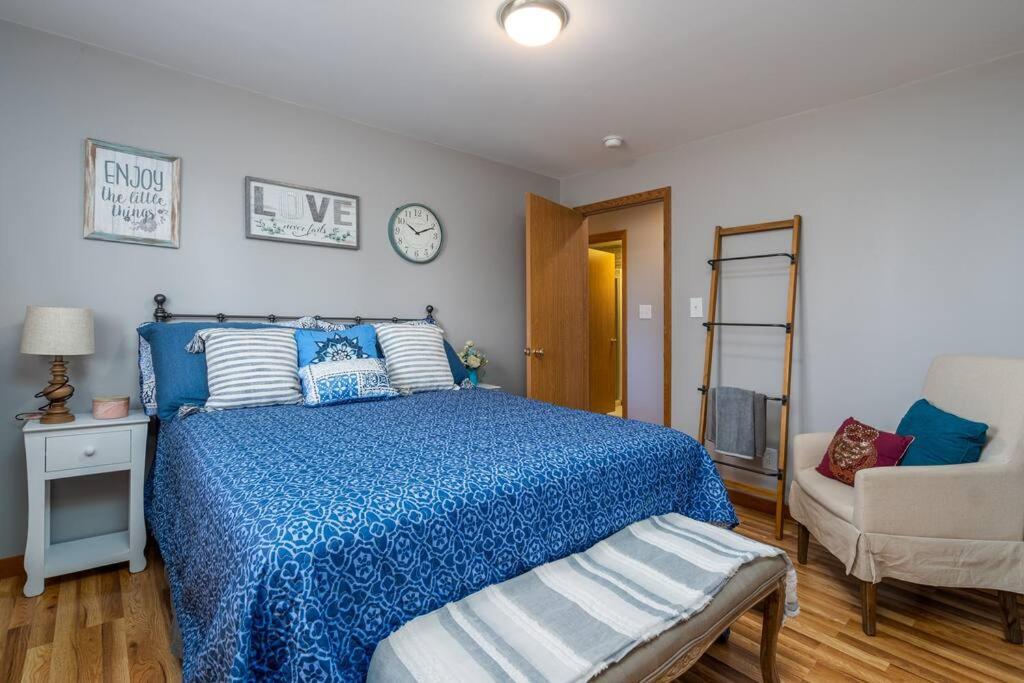 9 Beds & 5 Bath BOHO home in Great Grand Rapids - Housity