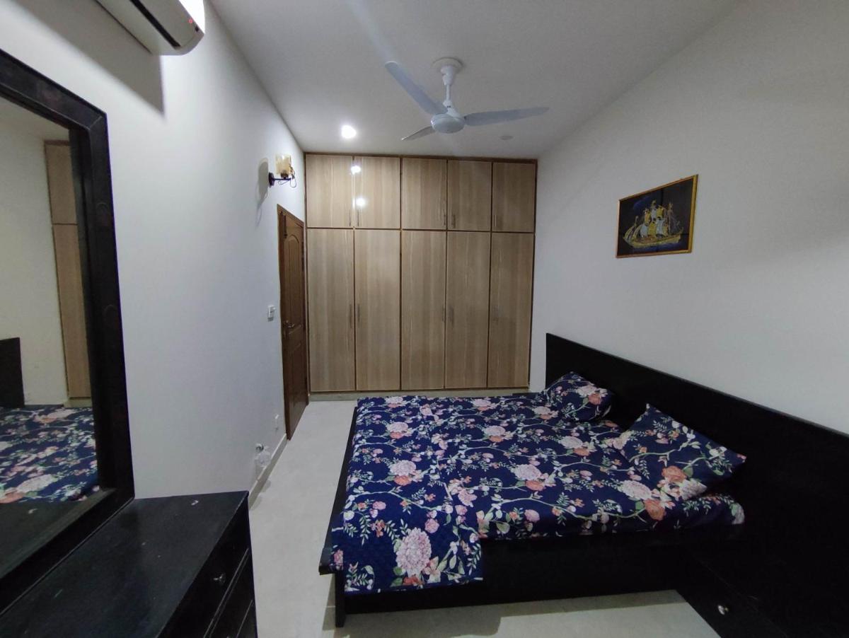 Spacious, Central Islamabad, sector F-6, 2Bedroom house - Housity