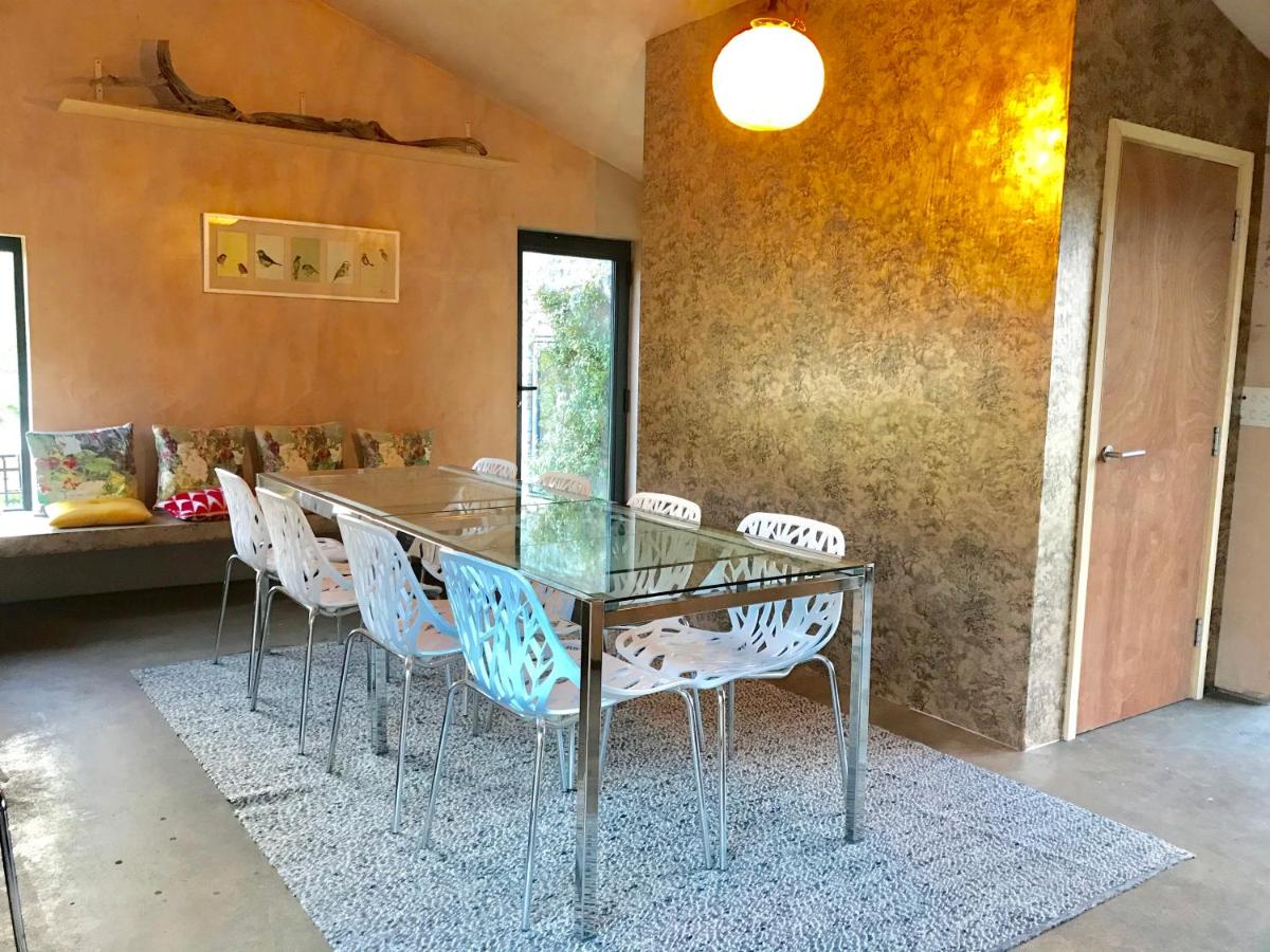 Award winning house with hot tub nr Bath - Housity