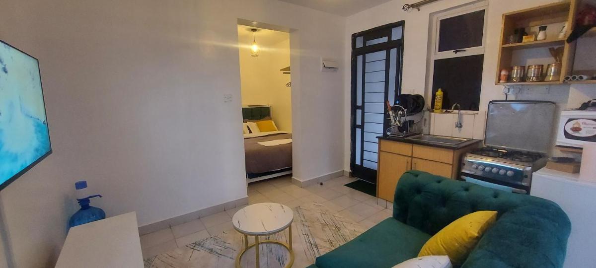 Hipsonic Studio Apartment RaceCourse Gardens - Housity