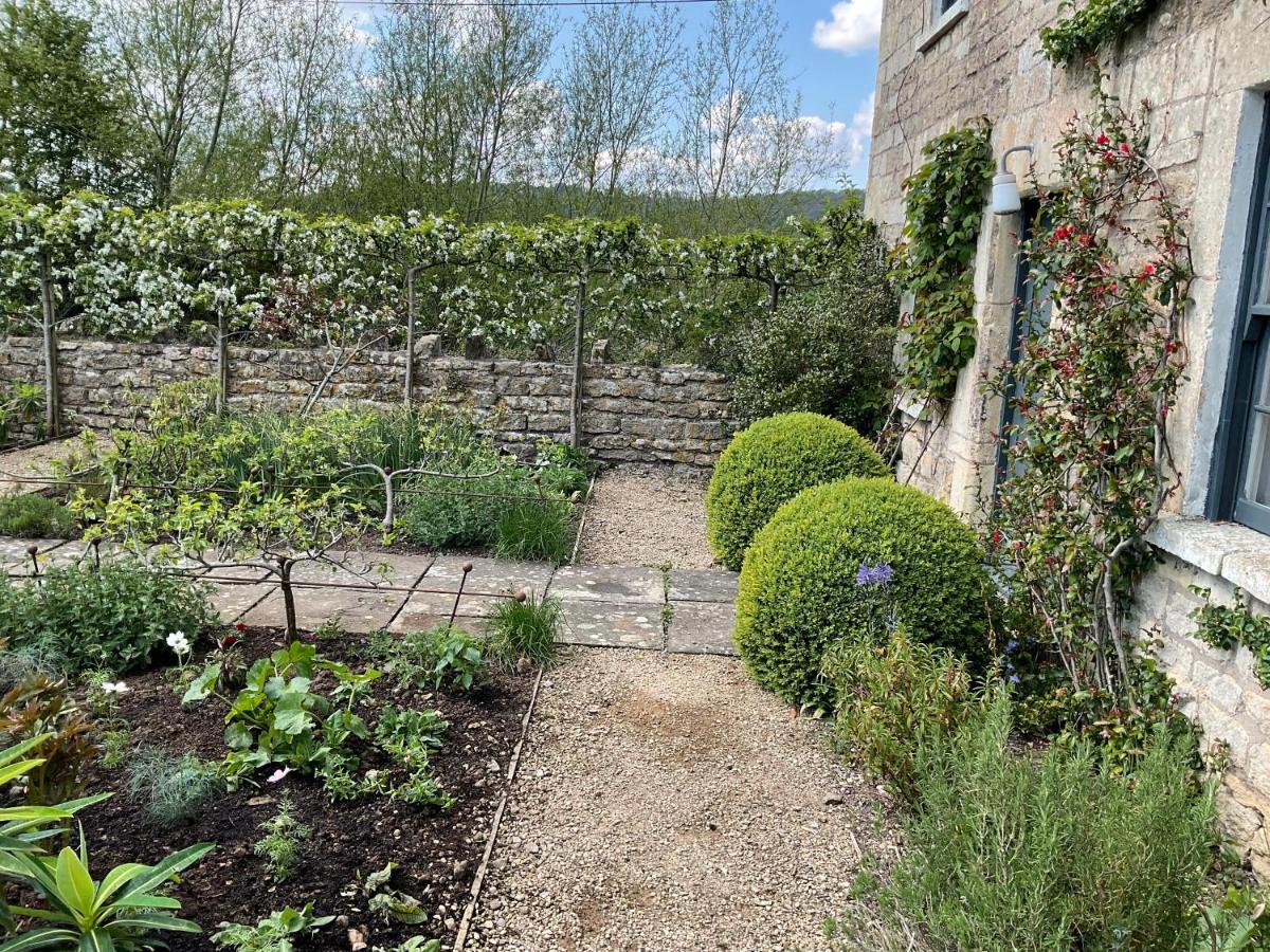 Award winning house with hot tub nr Bath - Housity