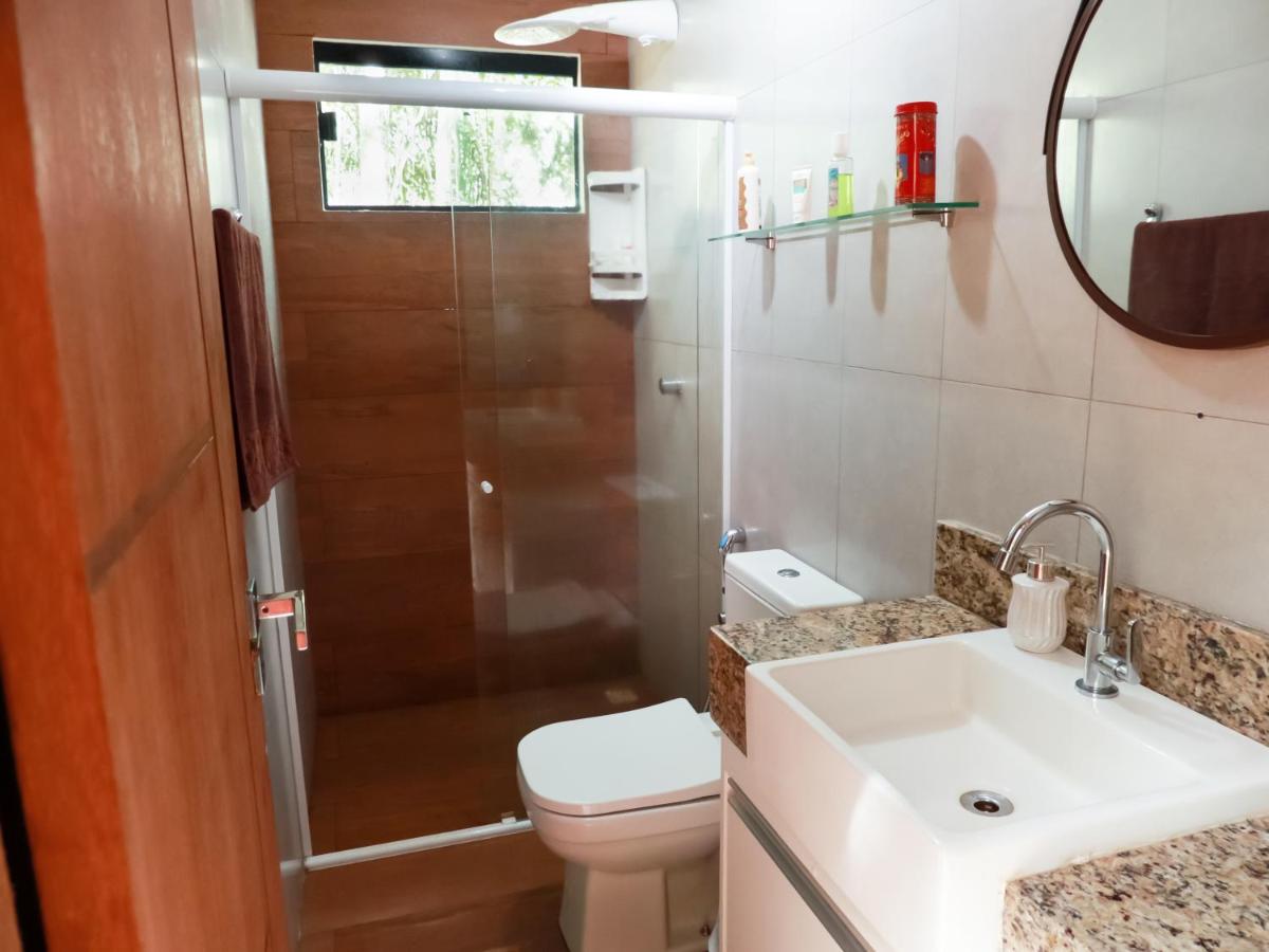 Tiny House com lagoa privada. Refúgio para casais na floresta e perto da Praia do Forte. - Housity
