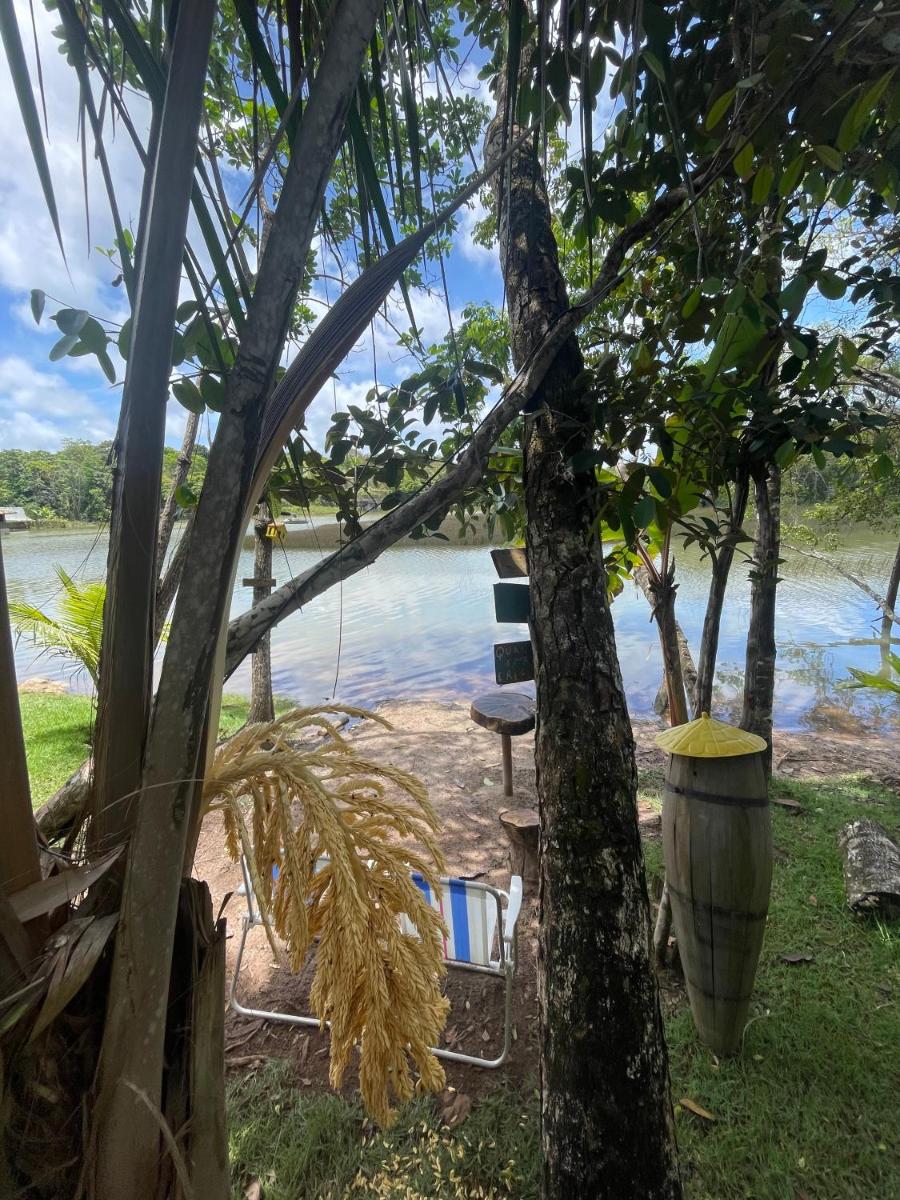 Tiny House com lagoa privada. Refúgio para casais na floresta e perto da Praia do Forte. - Housity