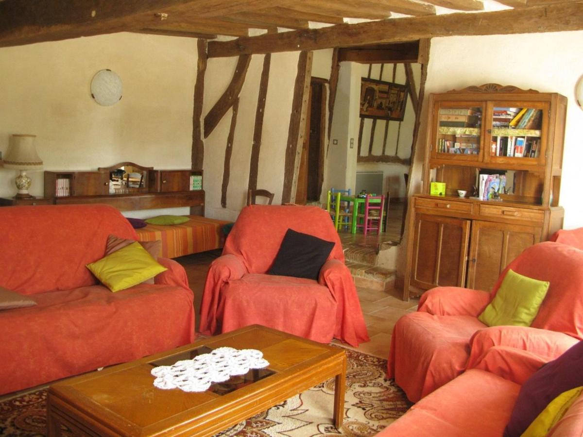Maison Spacieuse et Indépendante avec Jardin et Terrasse, Idéale pour Observer la Nature en Sarthe - FR-1-410-215 - Housity