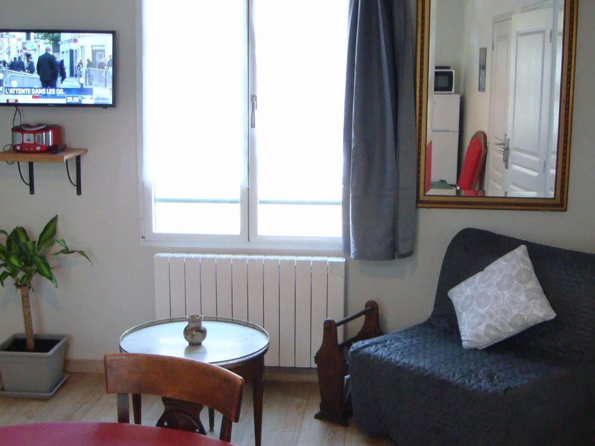 Charmant Gîte Confortable avec Wifi, au Cœur d'un Village Typique près de Bercé - FR-1-410-225 - Housity