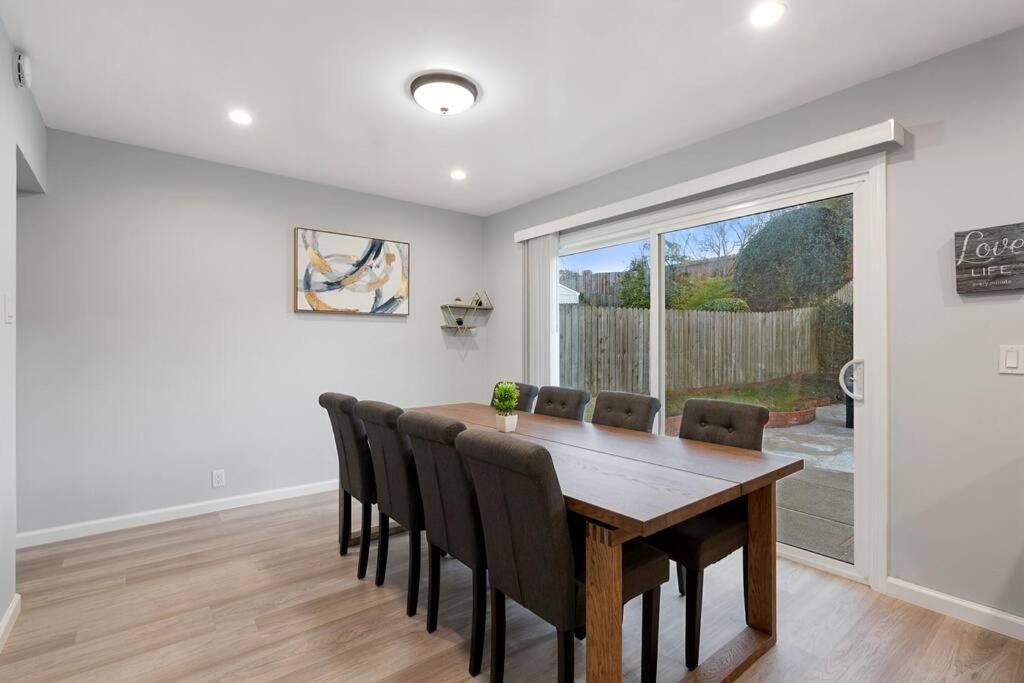 Beautiful Vacation Home in Pacifica near popular beaches - Housity