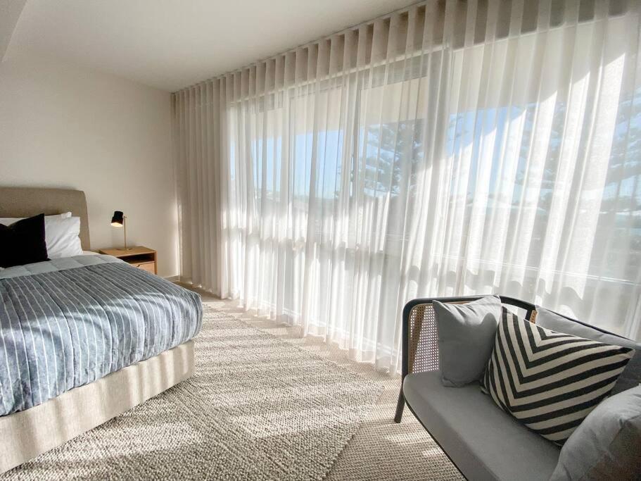 HoneyB - 2 bed Apt on the beach - Housity