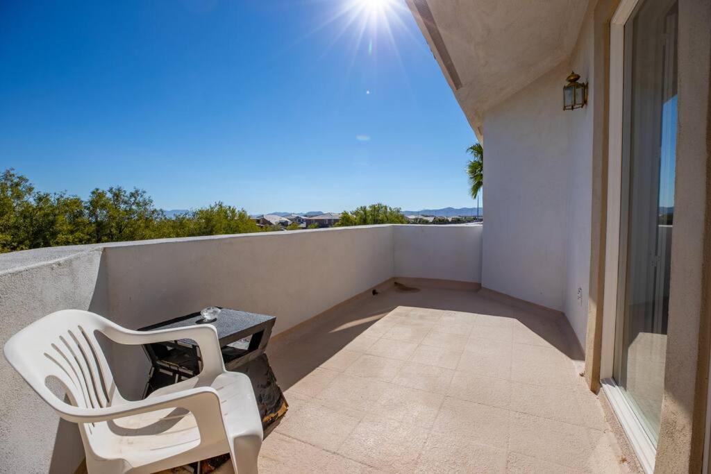 Luxury Vacation 4000 Sq Ft House Huge Pool / Spa minutes to the Strip Vegas View - Housity