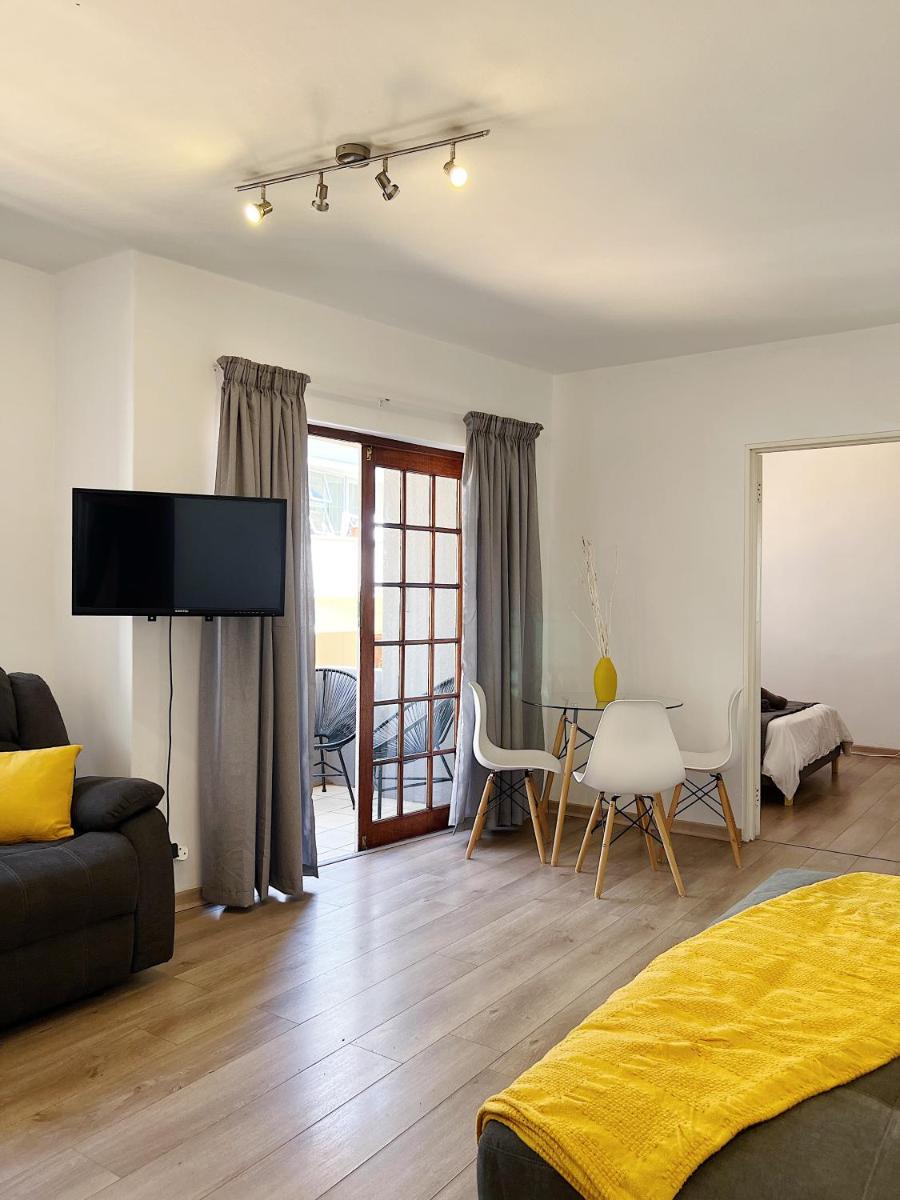 Suitetrails - Well Located Tamboers Apartment