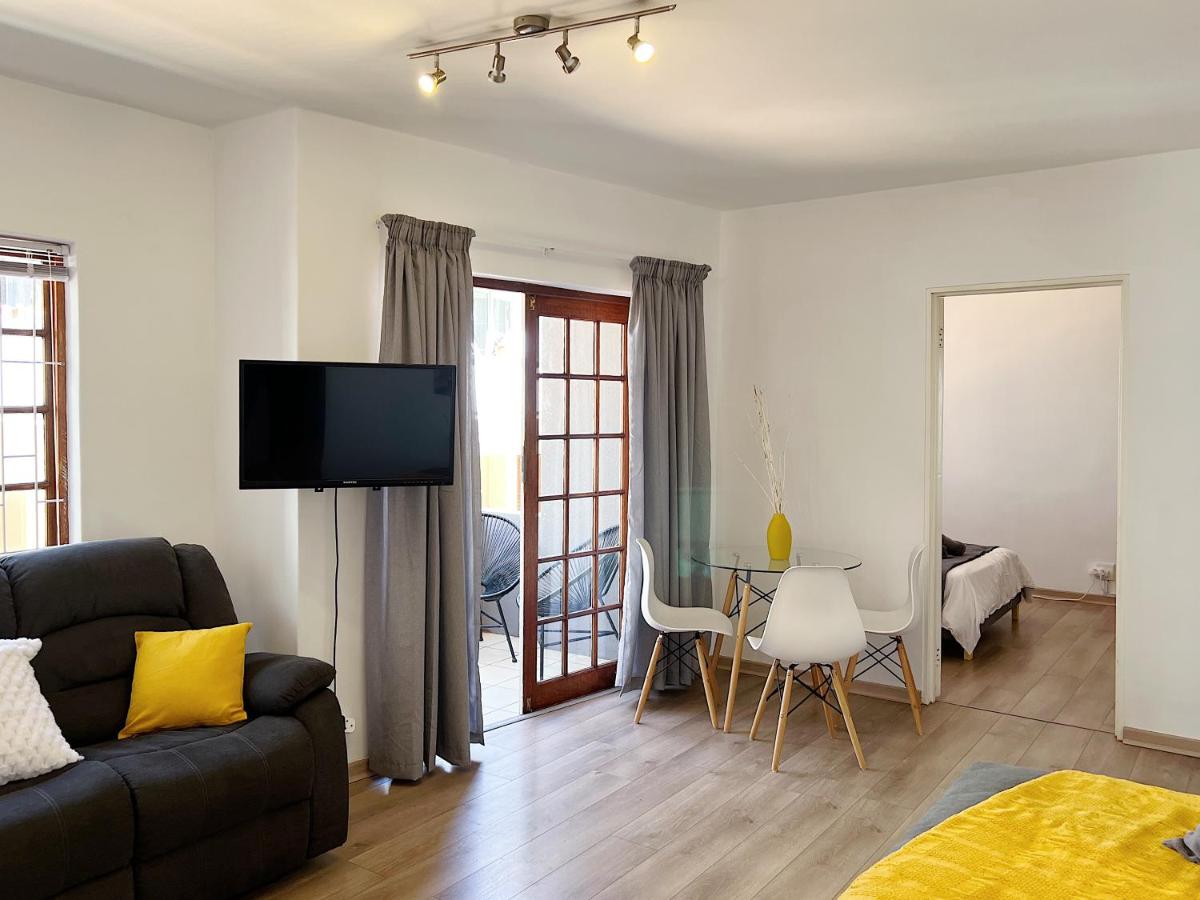 Suitetrails - Well Located Tamboers Apartment