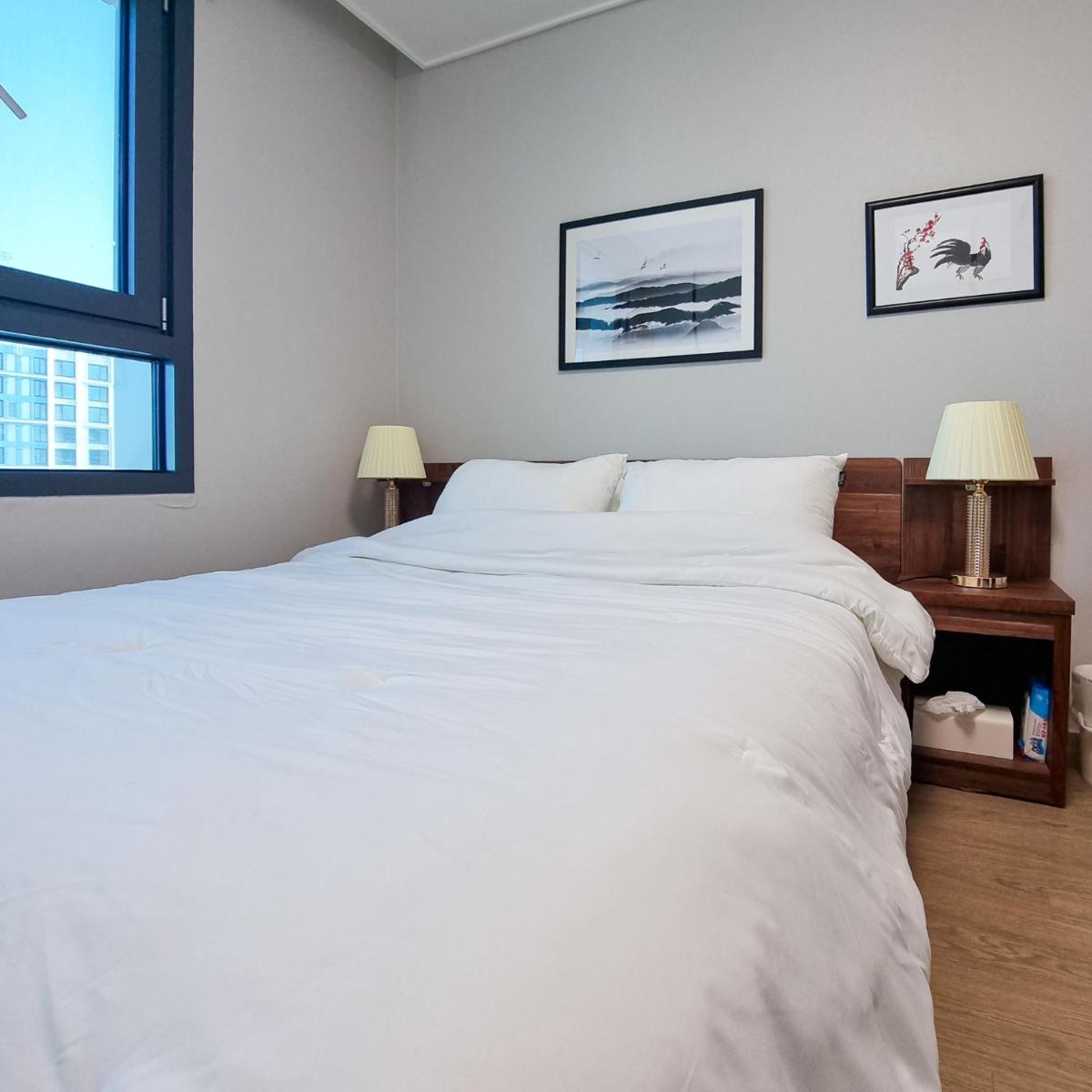 Humphreys 2 min Vintage Korean Room - Housity
