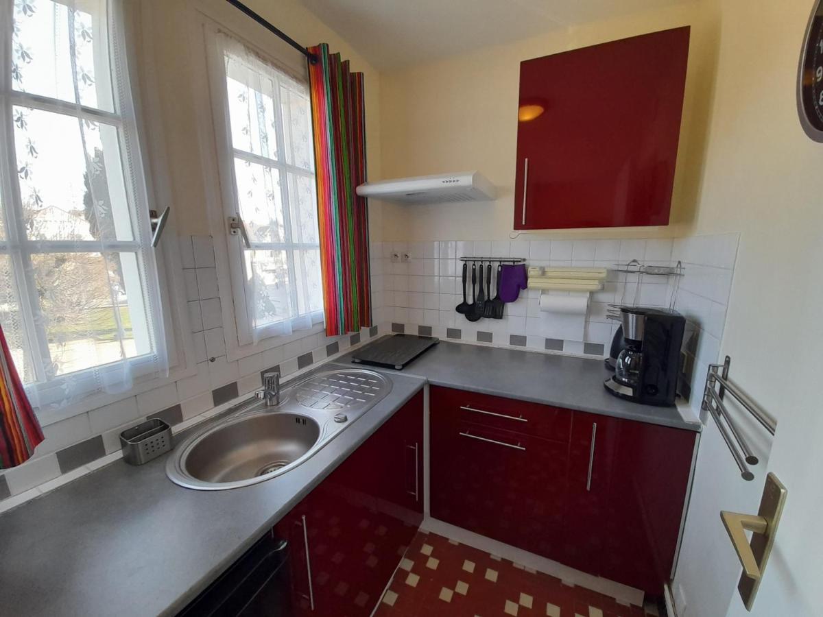 Appartement à La Roche-Posay - Proche Thermes, Ascenseur, WIFI, Jusqu'à 5 personnes, Animaux admis - FR-1-541-16 - Housity