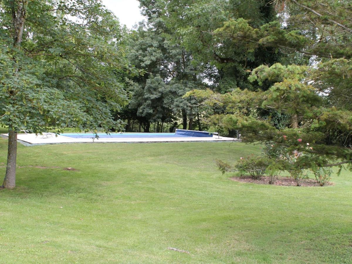 Maison au calme avec piscine couverte, à 10 min de La Roche Posay et des Thermes, WIFI inclus - FR-1-541-43 - Housity