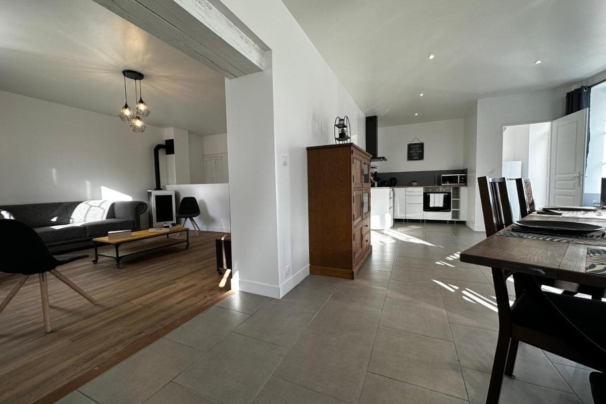 Suitetrails - Charming old house in the heart of a small rural town