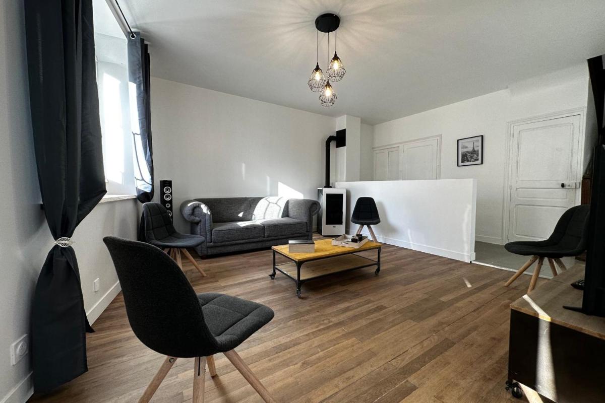 Suitetrails - Charming old house in the heart of a small rural town