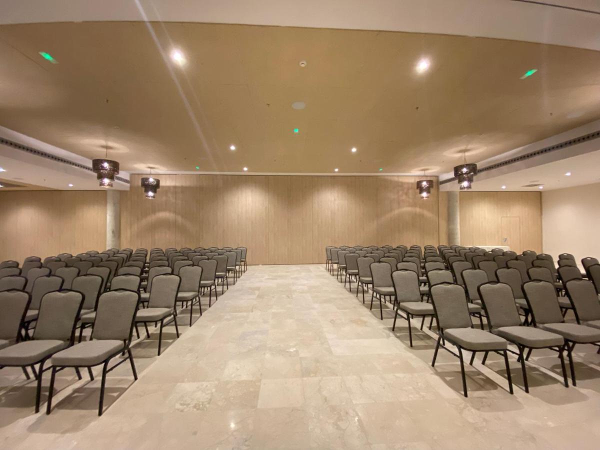 Zona business o sala de conferencias en Cádiz Bahía by QHotels