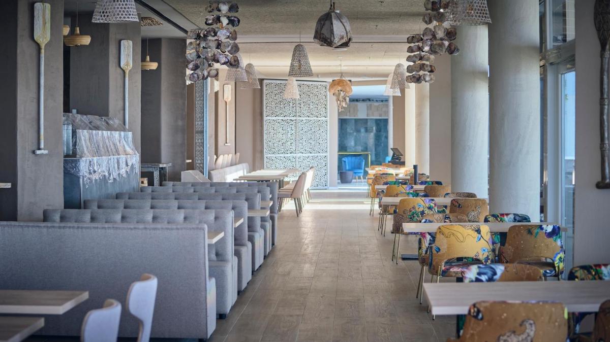 Zona de estar de Cádiz Bahía by QHotels