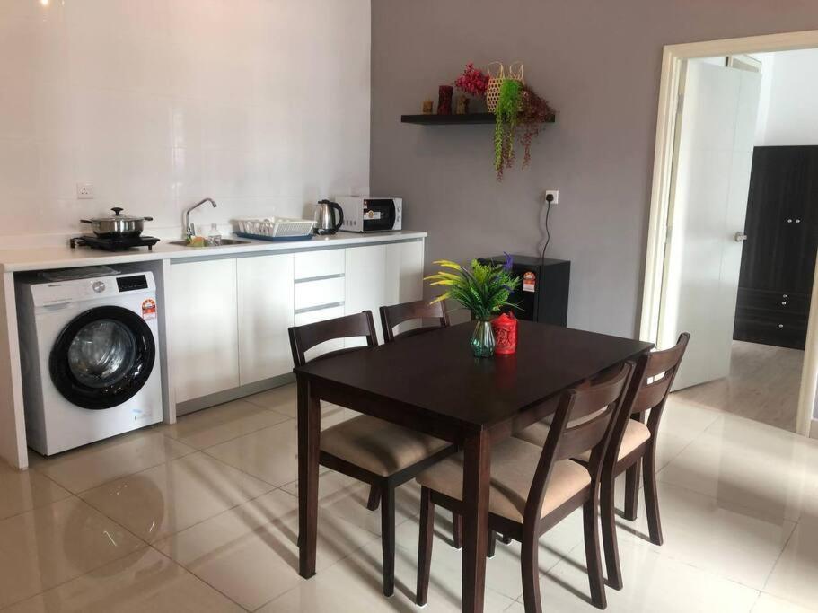 Cozy 2BR APT @Ampang Embassy Row - Housity