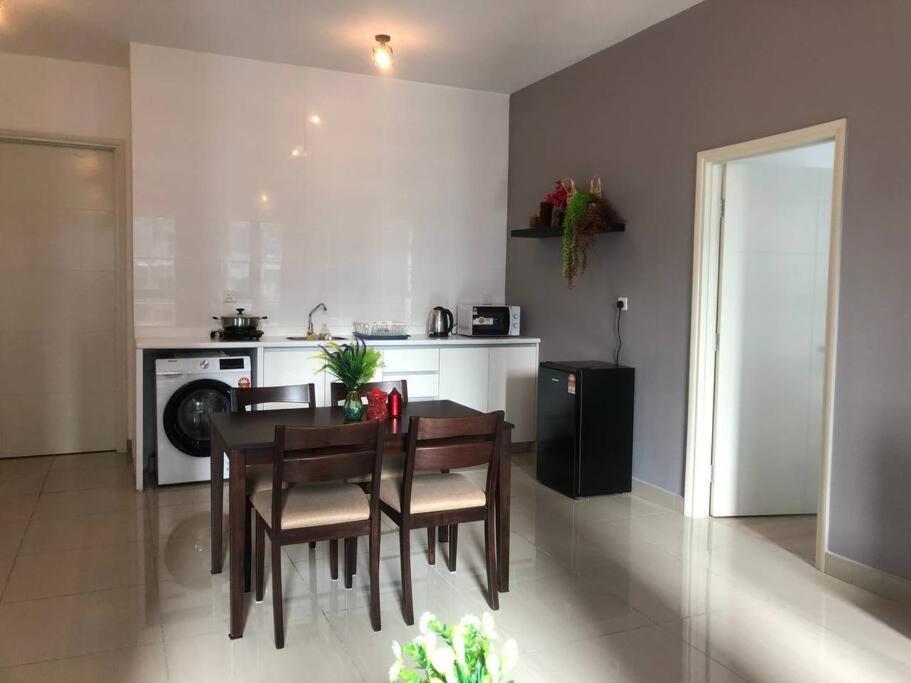 Cozy 2BR APT @Ampang Embassy Row - Housity