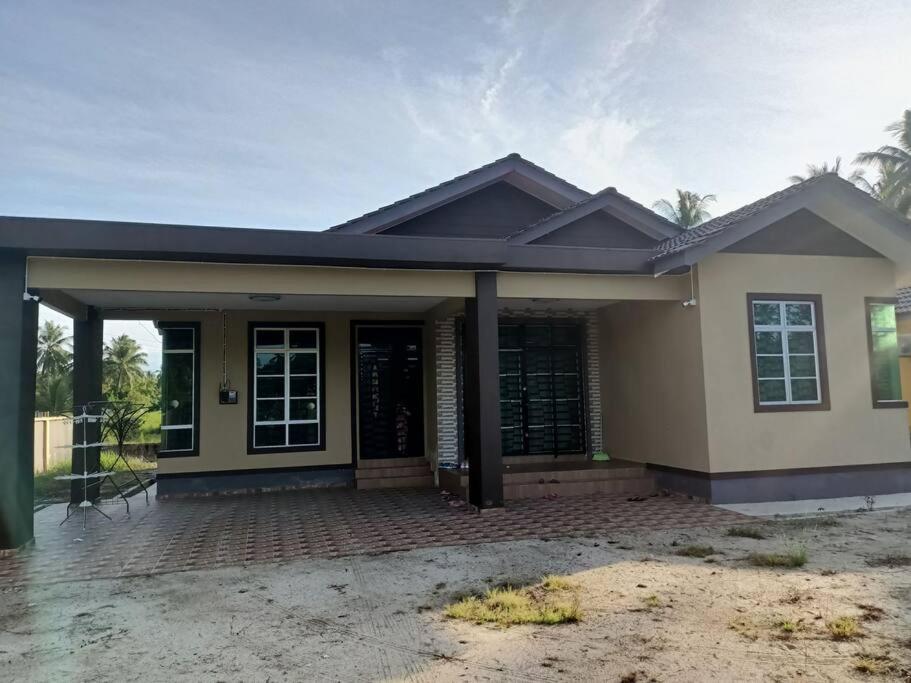 Suitetrails - Zarina's Budget Homestay