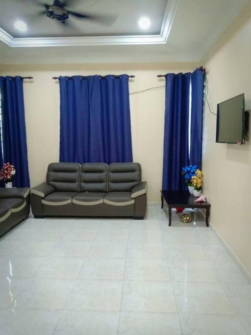 Zarina's Budget Homestay - Housity