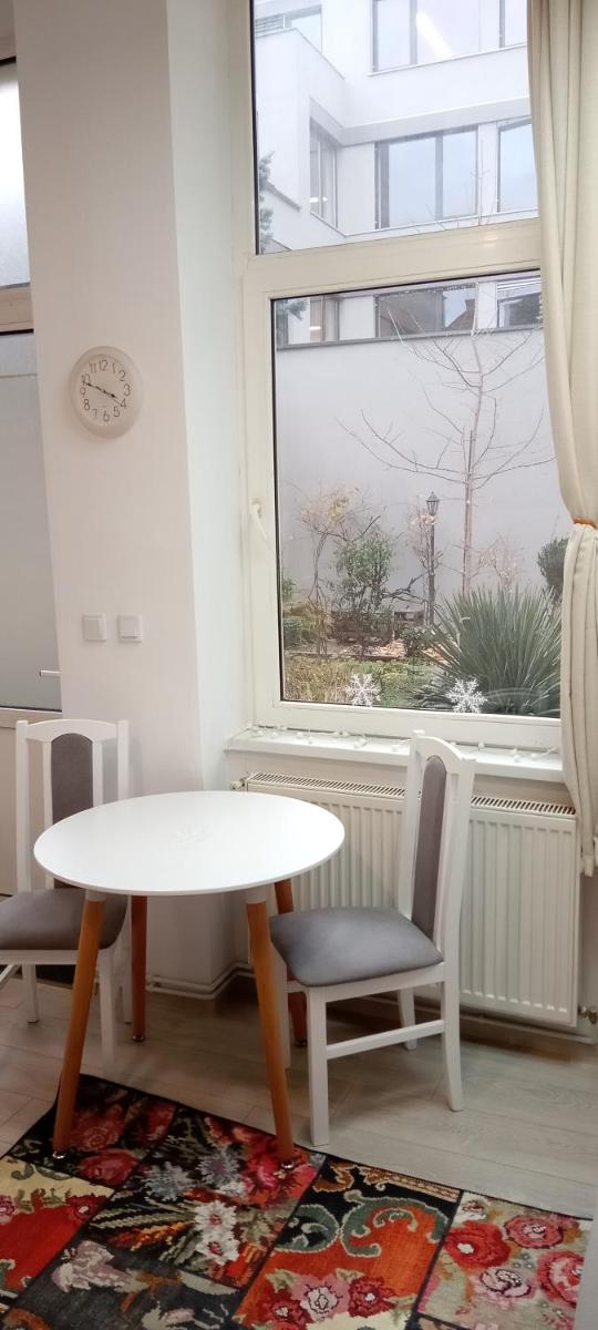 Piata Muzeului 1 - Housity