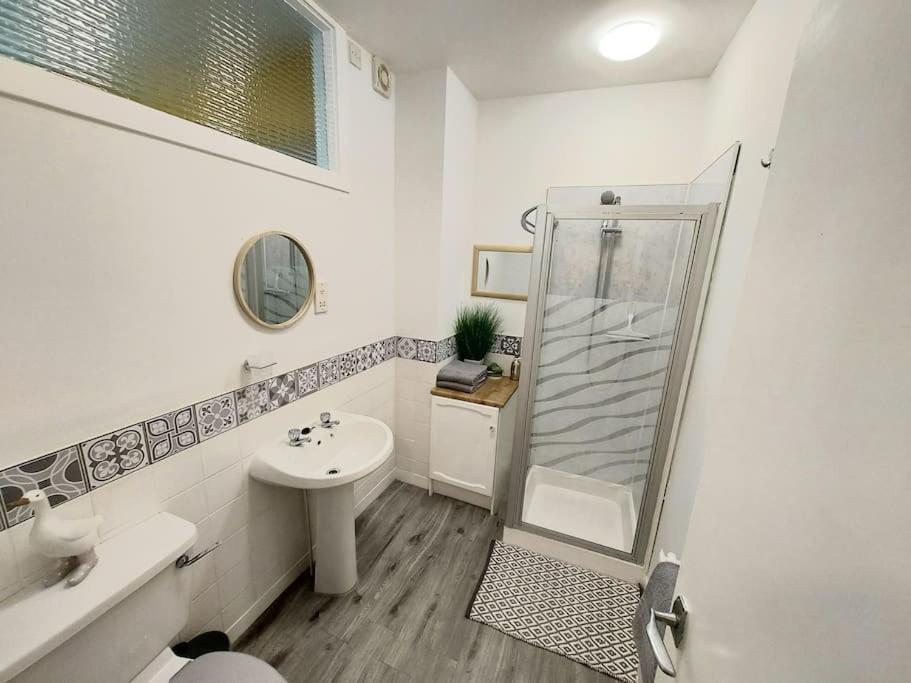 Granite Getaways - The Terrace Below - Housity